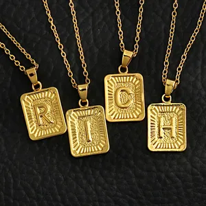 Goldene Edelstahl rechteckige Buchstaben Anhänger Halskette Vintage Stil Modeschmuck Damen
