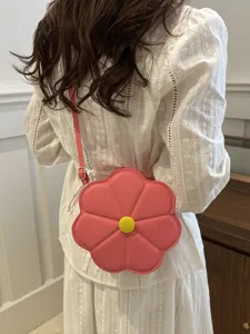 Roze bloem crossbody tas voor vrouwen, een schattige mini tas in de zomerse stijl.