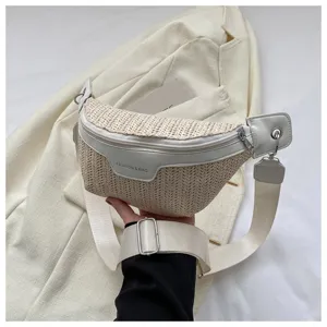 Marsupio alla moda in paglia intrecciata da donna, elegante borsa da petto con tracolla.