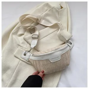 Borsa a tracolla sul petto in paglia stile coreano da donna, marsupio alla moda con cinturino largo.