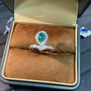 S925 Silber Tropfen Ring mit Synthetischem Paraiba Turmalin Eleganter Edelstein Schmuck