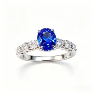 Elegante anello in argento sterling con splendida gemma blu ovale e pietre scintillanti.