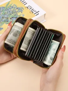 Portafoglio da donna con doppia cerniera e motivo coccodrillo per carte e monete con scomparti.