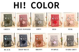 Borsa a tracolla da donna in pelle PU con motivo gatto e ciondolo con pompon in peluche.