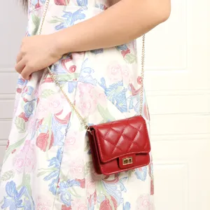 Femme Rouge Matelassée Mini Sac Bandoulière Chaîne Dorée Élégant Petit Sac Carré Main