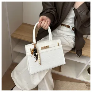 Elegante witte lederen handtas met houten kralen bedel minimalistische retro stijl voor dames