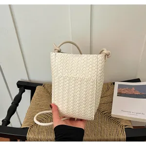 Autumn new woven PU shoulder bag, minimalist Korean style casual crossbody bag for women.