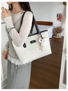 Casual canvas tote bag for women retro minimalist commuting shoulder bag with cute rabbit charm