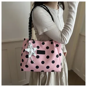 Elegante borsa a spalla in tela a pois da donna, grande shopper casual con ciondolo a stella.