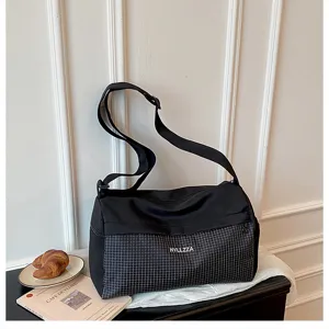Large capacity travel duffel bag with stylish plaid design, perfect for short trips and gym.