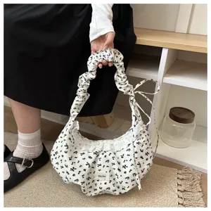 Borsa a spalla arricciata floreale con bordo in pizzo, graziosa borsa hobo per lo stile quotidiano.