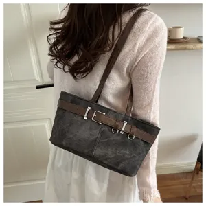Bolso de hombro retro para mujer, elegante bolso bandolera con correa de hebilla estilizada.
