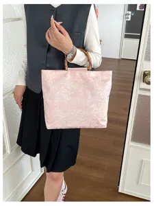 Nouveau sac cabas en lin avec poignee en bambou elegante pochette de soiree florale.