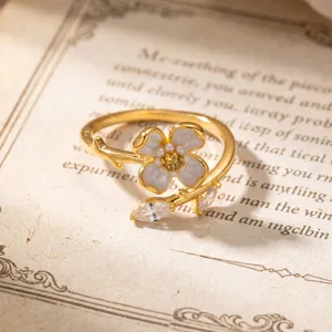 Anello regolabile con fiore vintage francese, elegante design in zircone per l'uso quotidiano.