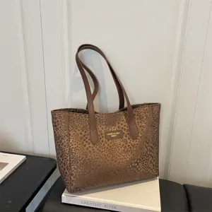Grand Sac Cabas Capacité Femme Sac à Bandoulière Commuter Imprimé Léopard Similicuir Cabas Sac à Main avec Pendentif