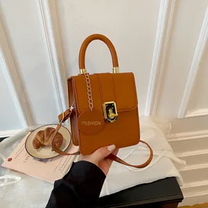 Chique bruine dames schoudertas, trendy kleine vierkante handtas voor dagelijks gebruik.
