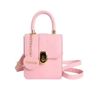 Stijlvolle roze PU lederen handtas, elegante schoudertas met gouden slot en handvat.