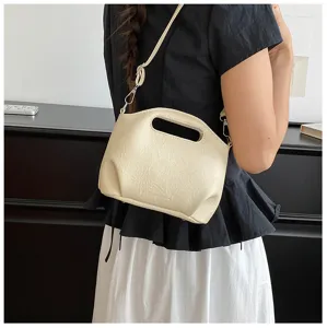 Sac bandoulière souple et élégant en similicuir avec poignée découpée pour femmes chic