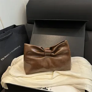 Sac pochette en cuir PU marron avec nœud plissé, sac à main de soirée tendance nuage.