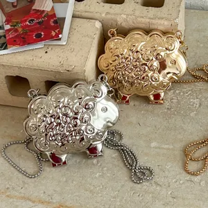 Mini sac bandoulière métallique en forme de mouton avec chaîne, pochette de soirée mignonne.