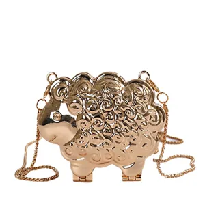 Sac bandouliere dore en metal en forme de mouton pochette animal avec chaine chic.
