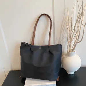 Casual minimalist nylon tote bag for women, lightweight commuting single shoulder underarm bag