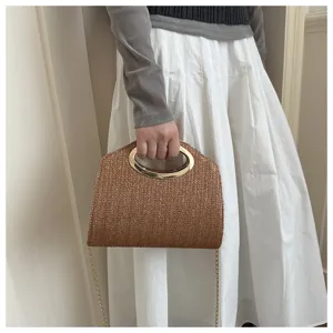 Borsa a mano da donna in paglia intrecciata manico ovale in metallo tracolla