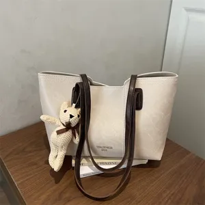 Borsa Tote in Pelle PU di Grande Capienza da Donna Borsa Casual Blocco Colore con Dettagli Cuciti e Ciondolo Orsetto