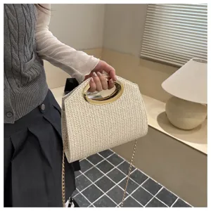 Elegante borsa a tracolla tessuta da donna, manico in metallo chic, borsa casual alla moda.