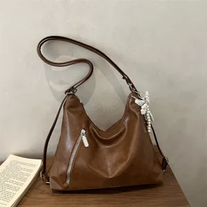 Élégant sac à épaule marron pour femme avec pendentif perle, grand sac fourre-tout.