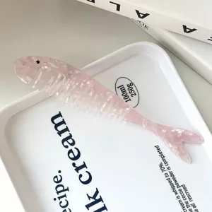 Peine de acetato rosa diseño pescado dientes anchos accesorio portátil antiestático para el cabello