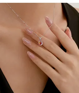 Zilveren ketting met kleurrijke zirkon hanger voor dames elegante sieraden!