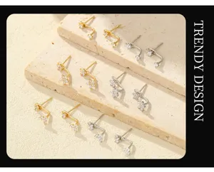 Vue détaillée des boucles d'oreilles tendance en argent sterling 925 et zircon pour femmes.