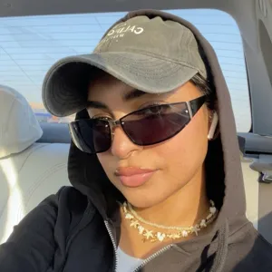 Trendy Y2K Metal Rectangle Sunglasses For Women Luxury UV400 Tinted Lens Retro Rimless Shades Fashion Streetwear Eyewear