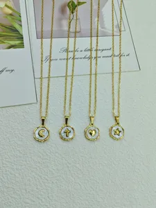 Set di collane in acciaio inossidabile dorato con ciondoli luna stella cuore conchiglia