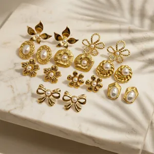 Orecchini a Bottone a Fiore in Acciaio Inossidabile Placcato Oro Vintage Francese Eleganti Orecchini Pendenti con Perle Artificiali Gioielli da Donna