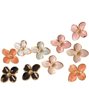 Orecchini a perno con fiori a quattro petali smaltati vintage francese per donna chic