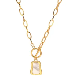 Collana in acciaio inossidabile dorato chiusura OT ciondolo quadrato con conchiglia