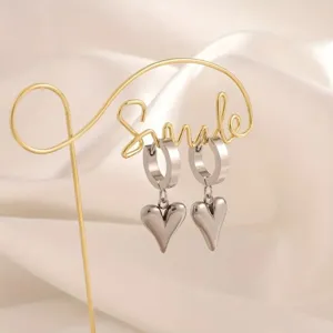 Edelstahl-Ohrringe mit Herz Anhänger minimalistischer silberner Ohrschmuck für Damen Alltag