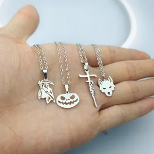 Κολιέ Halloween από ανοξείδωτο aτσάλι με μενταγιόν χάρου, κολοκύθας και σταυρού.