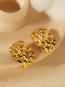 Klobige goldene geflochtene Ohrringe für Damen, stylischer geometrischer Titanschmuck.