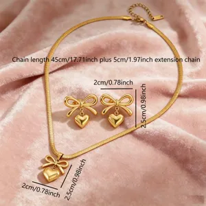 Collier boucles d'oreilles nœud cœur en acier doré vue détaillée avec dimensions.
