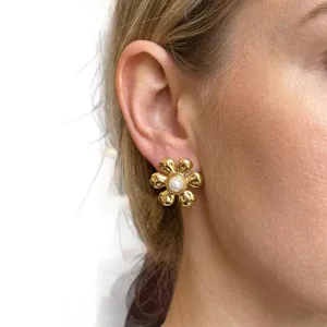 Orecchini a lobo da donna a forma di fiore dorati con perla stile francese chic graziosi