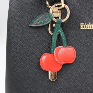 PU Leer Kers Fruit Tas Hanger Sleutelhanger Voor Vrouwen Auto Sleutelring Schooltas Charm Accessoire Goud Legering Hardware