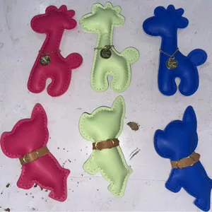 Süße Leder Tier Tasche Anhänger Set, Giraffe und Bulldogge Deko für Handtaschen und Handys.