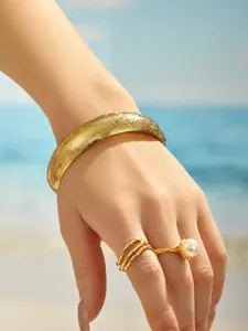 Exquisite 18k gold plated stainless steel wide frosted pattern open bangle bracelet for women.