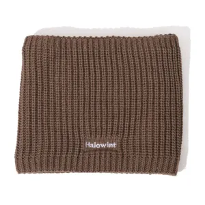 Bruine gebreide winter nekwarmer, dikke gezellige fleece snood sjaal voor koud weer.