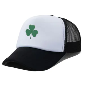 Atmungsaktive Mesh-Baseballkappe mit grünem Klee-Muster, stylischer Sonnenschutz-Hut.