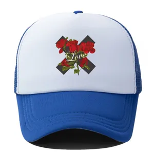 Kλασικό καπέλο τζόκεϊ trucker με δίχτυ, κόκκινο τριαντάφυλλο και στάμπα Love για εξωτερικούς χώρους.