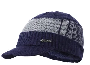 Casquette de baseball en tricot chaud avec doublure polaire et visière pour l'hiver.